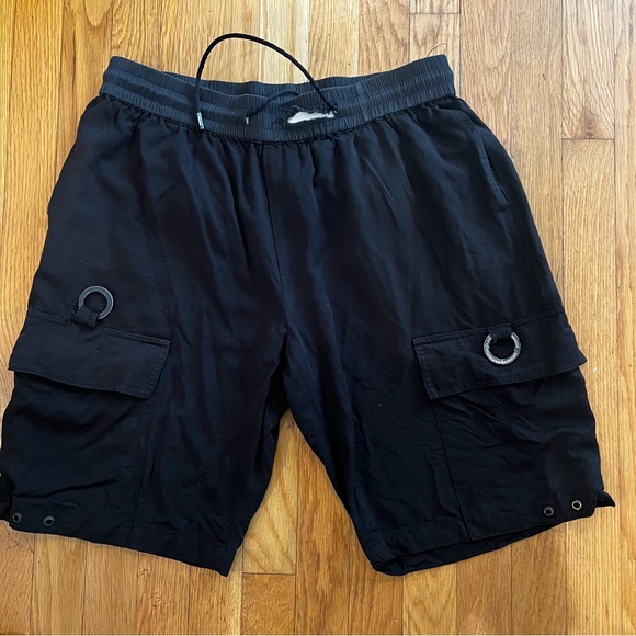 Men’s Off-White c/o Virgil Abloh “MAIN LABEL” shorts. Black. Size large. - Picture 2 of 11